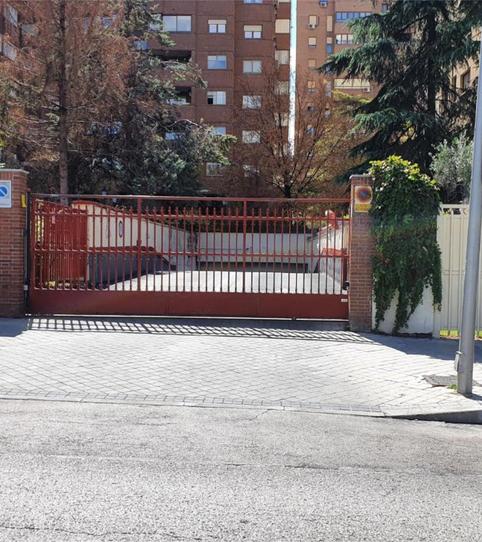 Foto 2 de Garatge en venda a Calle de Melchor Fernández Almagro, 15, La Paz, Madrid