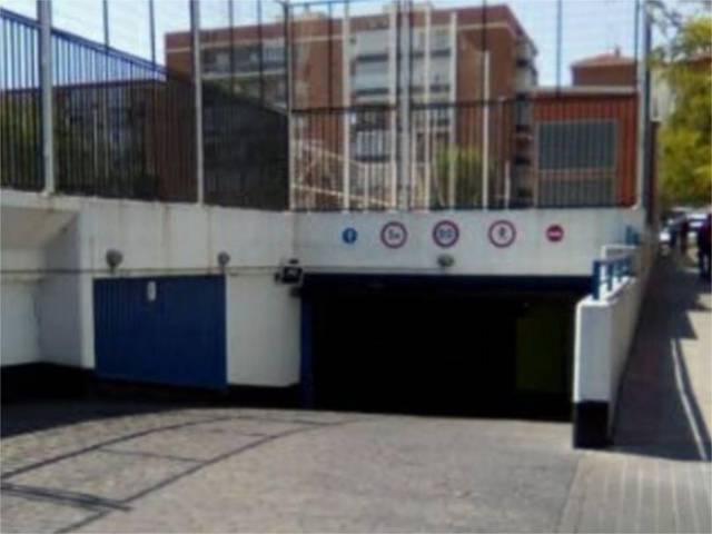 Garaje en Venta en Calle de José Arcones Gil, 71 en Pueblo Nuevo