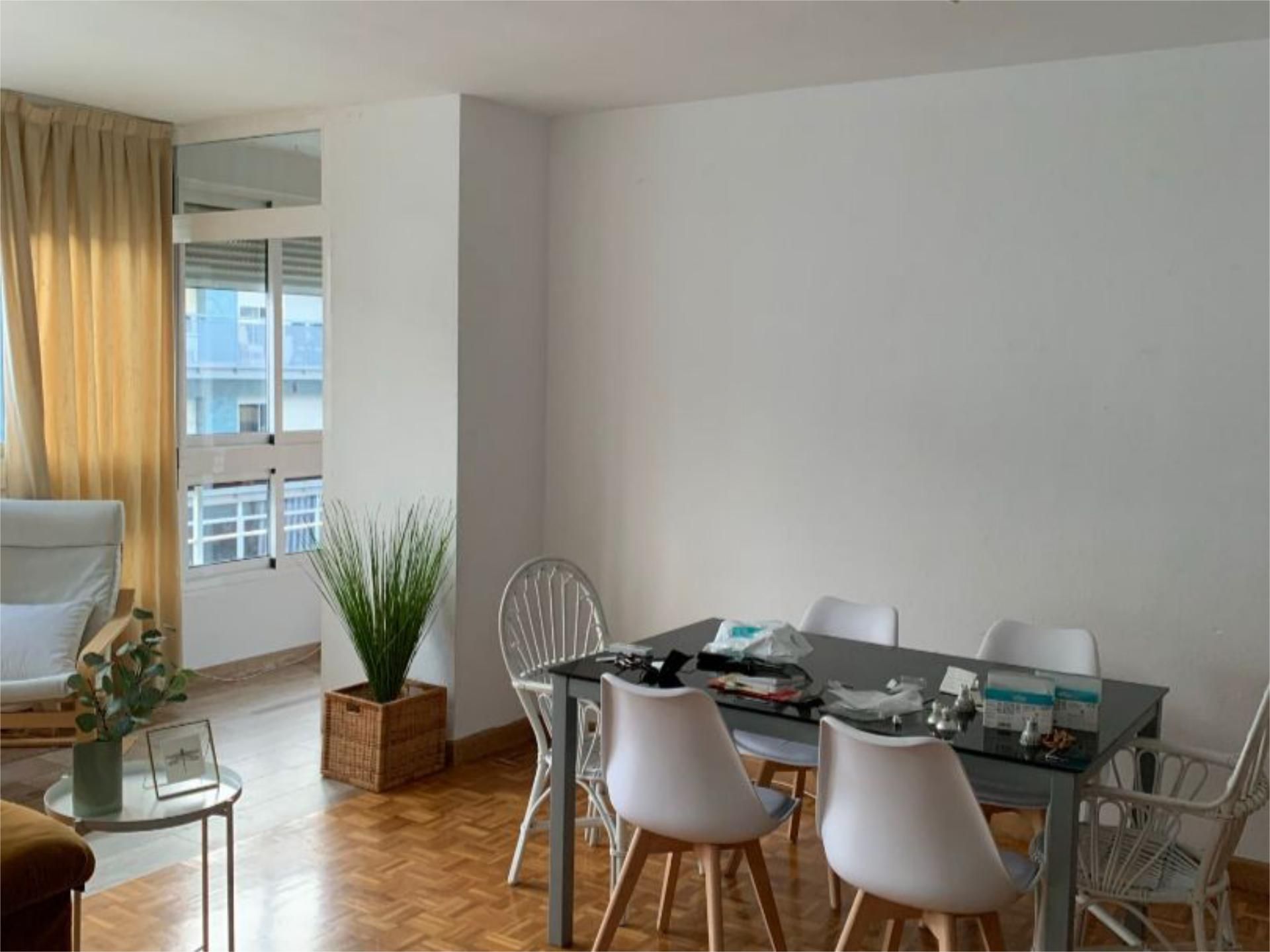 Flat to share in Calle Orense, 1, Ensanche - Diputación