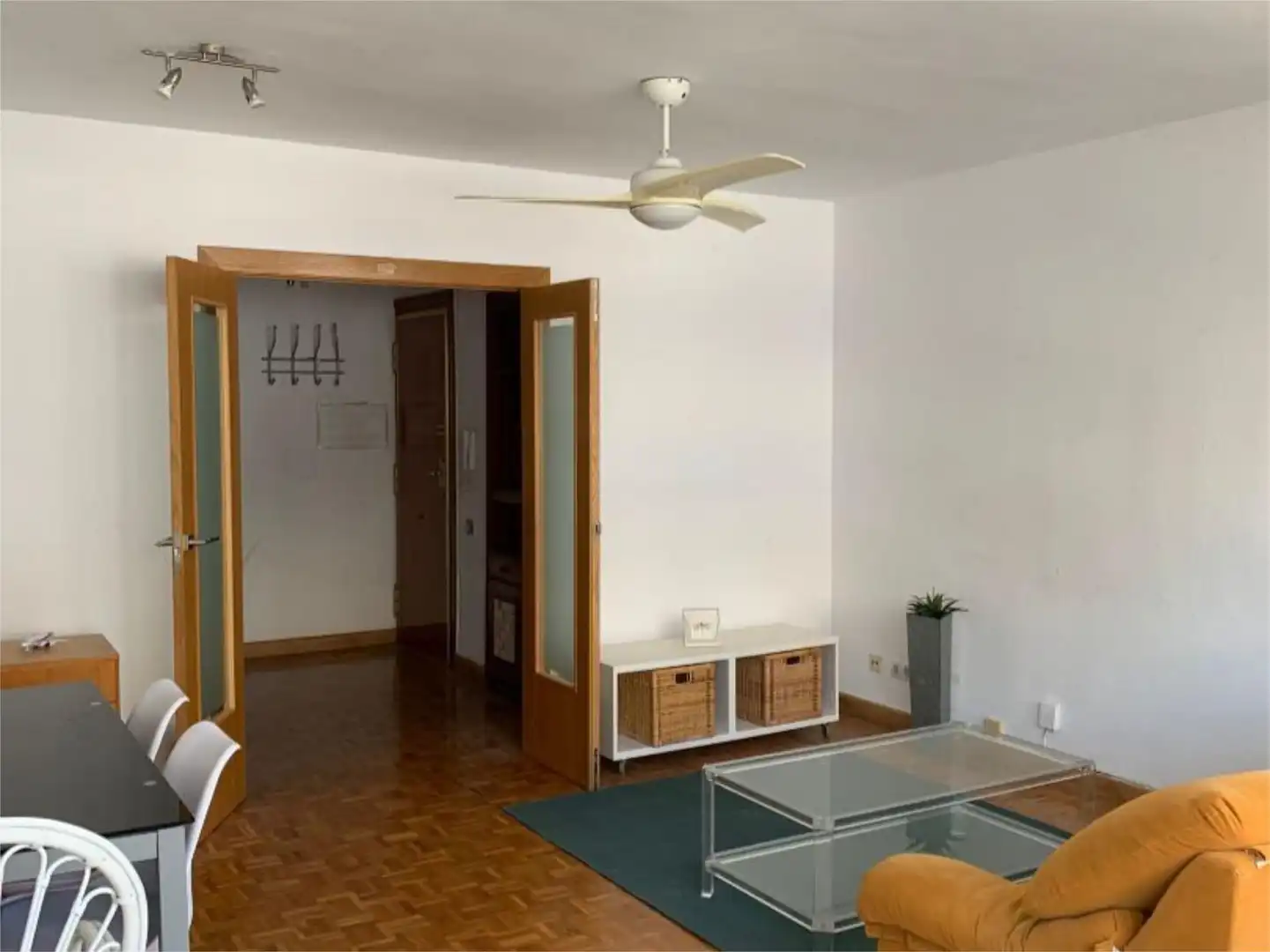 Room in Calle Orense, 1, Ensanche - Diputación
