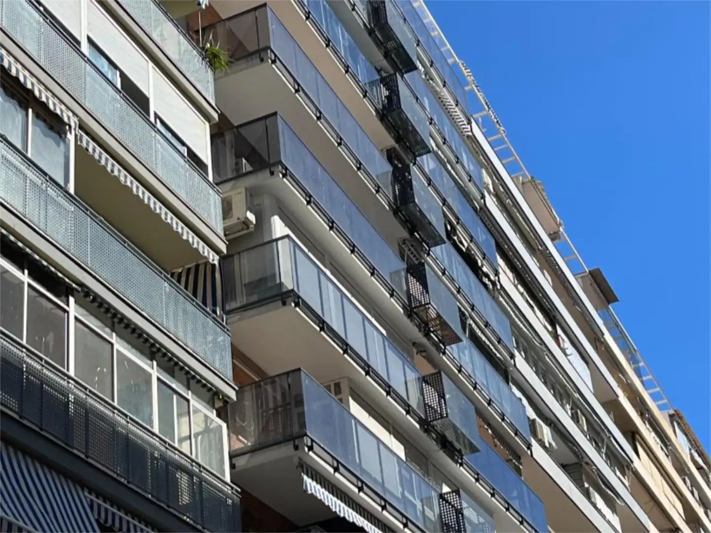 Room in Calle Orense, 1, Ensanche - Diputación