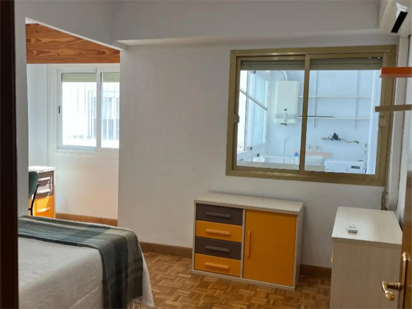 Room in Calle Orense, 1, Ensanche - Diputación