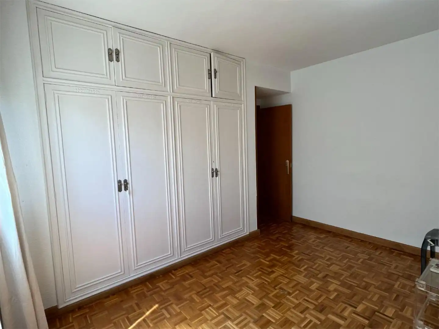 Room in Calle Orense, 1, Ensanche - Diputación