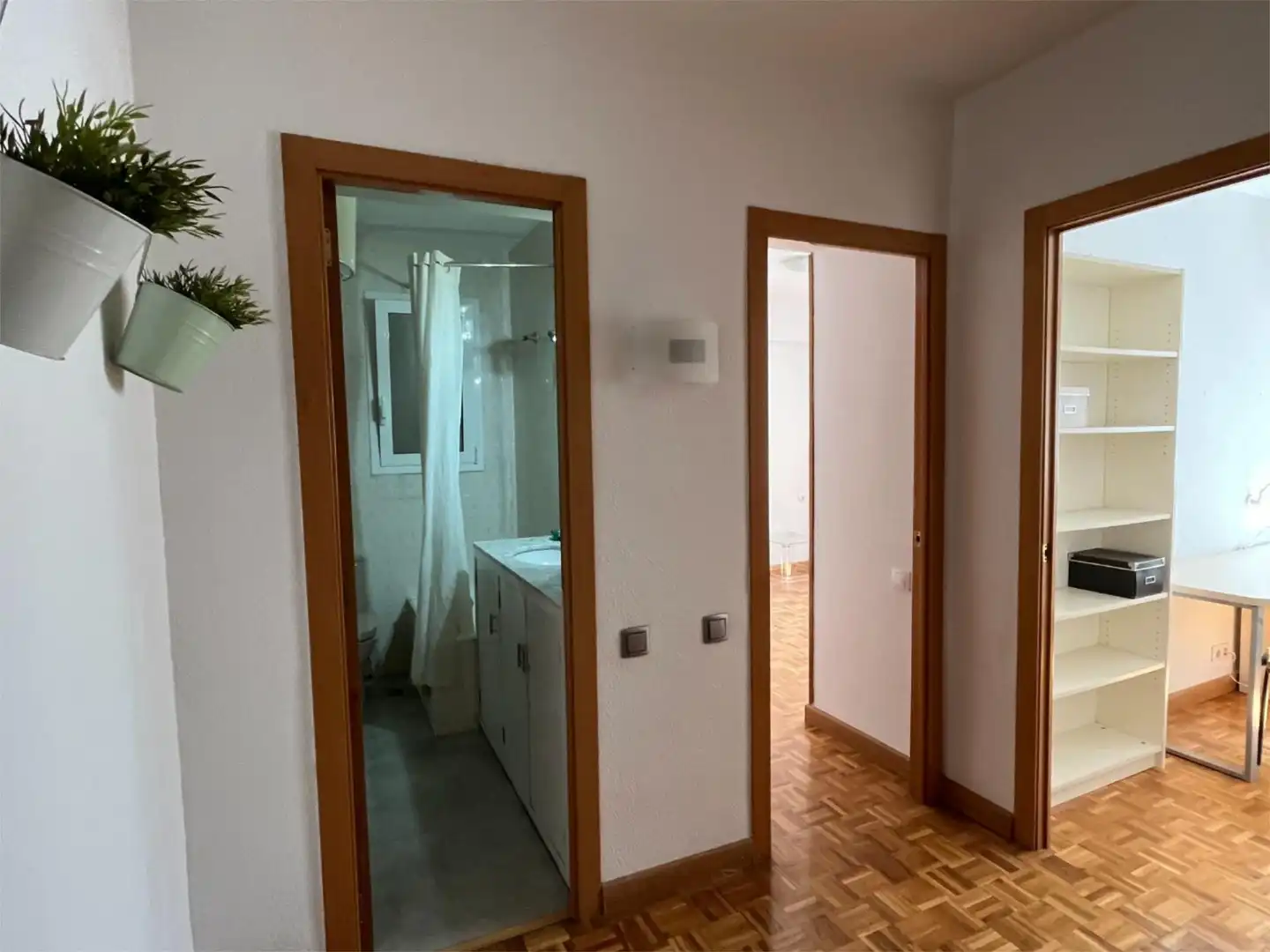 Room in Calle Orense, 1, Ensanche - Diputación