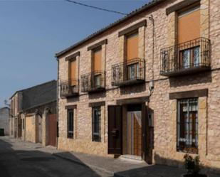 Vista exterior de Casa o xalet en venda en Muñoveros amb Balcó