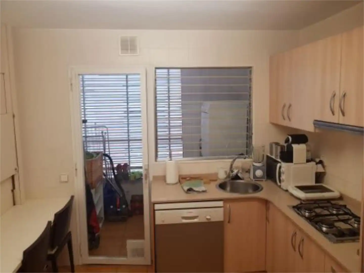 Cocina de Piso para compartir en Barcelona con Aire acondicionado, Calefacción y Jardín privado