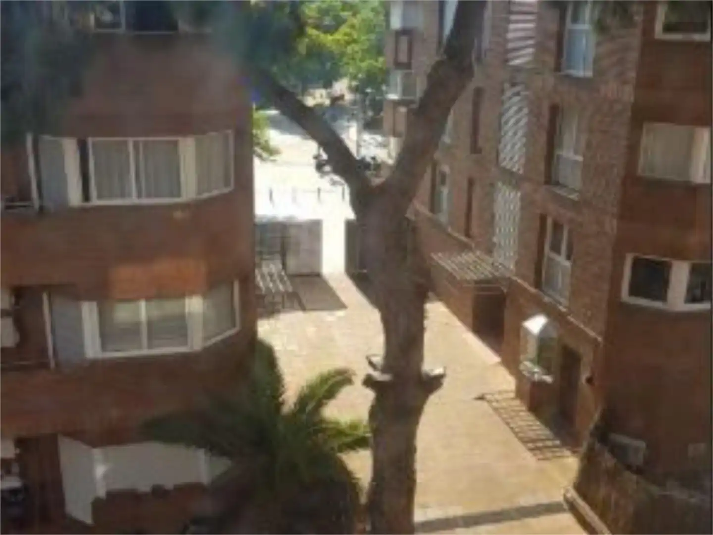 Vista exterior de Piso para compartir en Barcelona con Calefacción, Jardín privado y Parquet