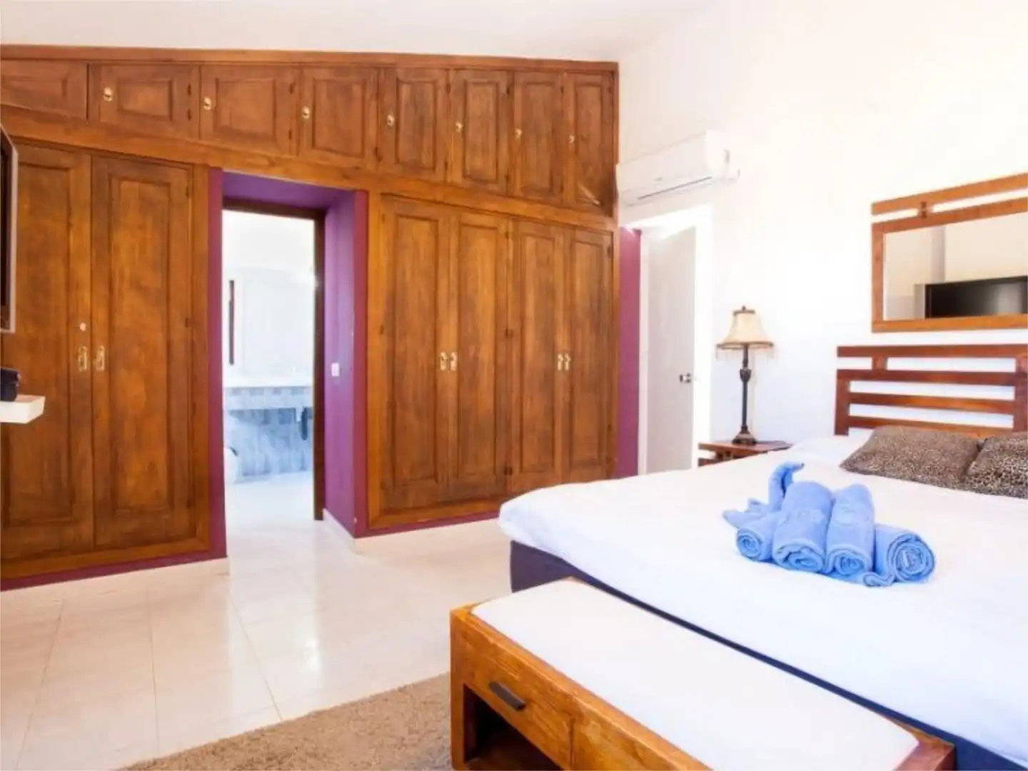Habitación de Casa o chalet de alquiler en Estepona con Aire acondicionado, Jardín privado y Terraza