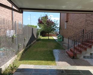 Jardí de Casa o xalet en venda en Meco amb Aire condicionat, Terrassa i Balcó