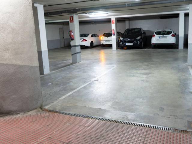 Garaje en Venta en Carretera Alovera, 17 en Centro Bº Doscientas