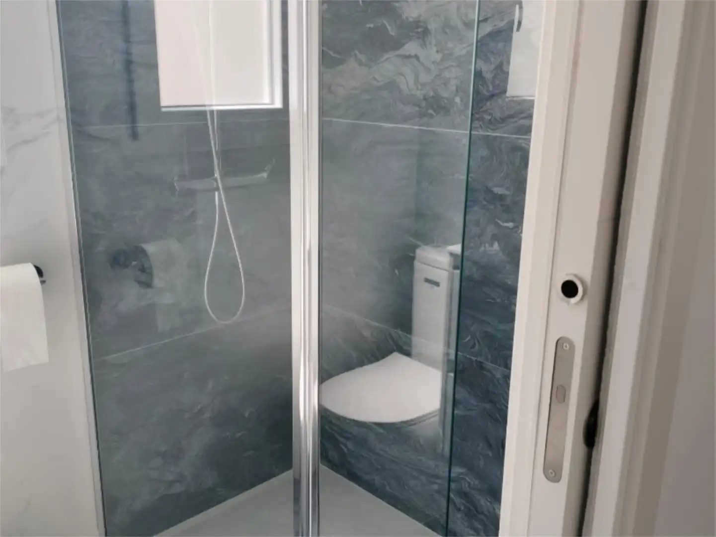 Flat for rent in Calle de la Plaza, 107, Centro Bathroom of Flat for rent in Puerto Real with Air Conditioner, Heating and Furnished