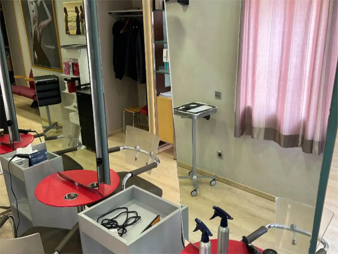 Commercial properties for rent in Calle de Mesena, 10, Canillas