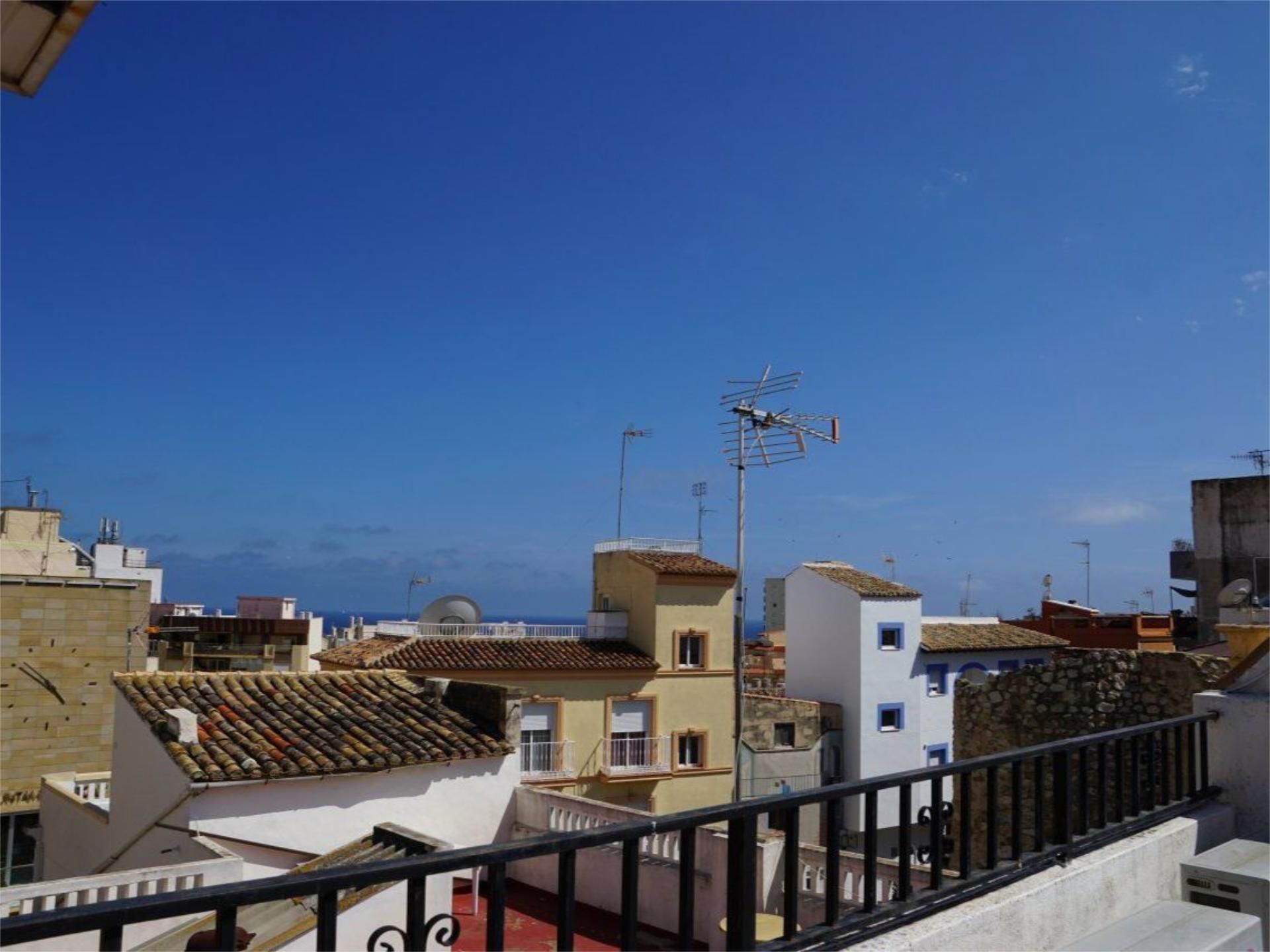 Vista exterior de Casa adosada en venda en Calpe / Calp amb Aire condicionat, Terrassa i Moblat