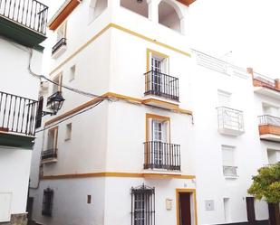 Vista exterior de Casa adosada en venda en Tolox amb Terrassa