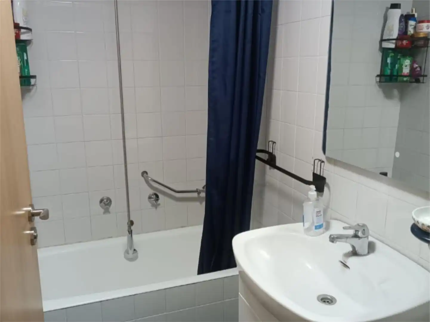 Room in Plaza de San Antón, 6, Olite / Erriberri Bathroom of Flat for share in Olite / Erriberri