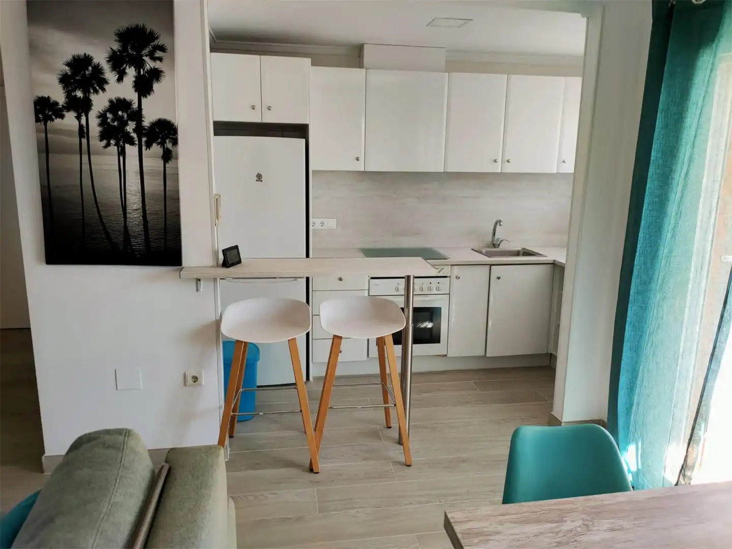 Piso de alquiler en Carrer Pau de Sant Leocadi, 34, Oliva Nova Cocina de Piso de alquiler en Oliva con Aire acondicionado, Terraza y Horno