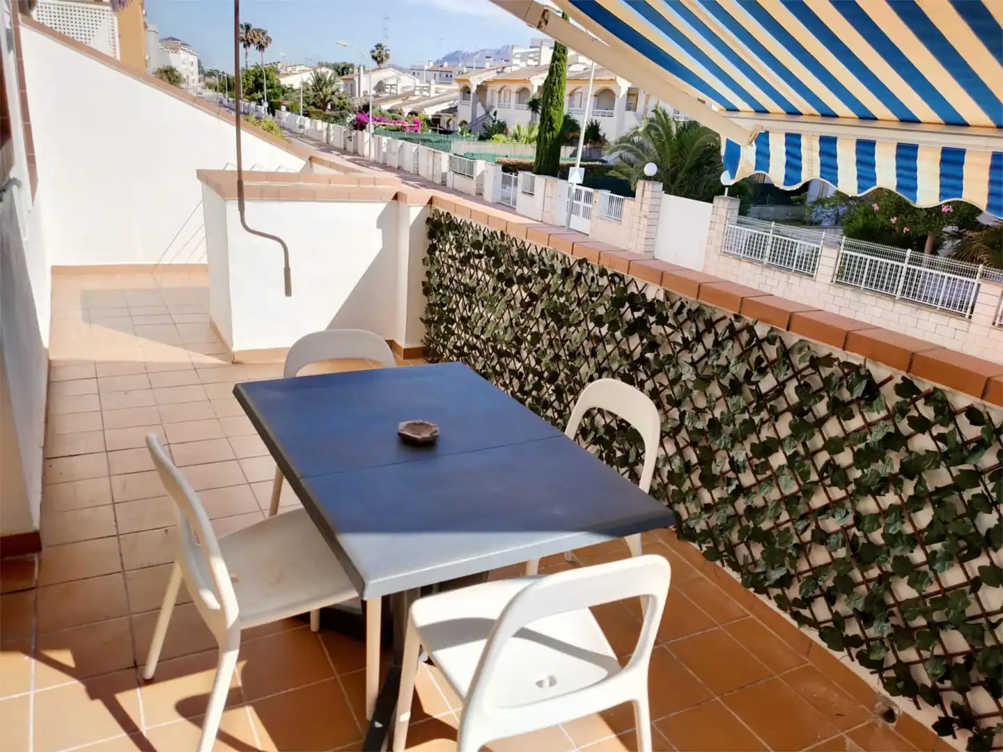 Piso de alquiler en Carrer Pau de Sant Leocadi, 34, Oliva Nova Terraza de Piso de alquiler en Oliva con Aire acondicionado, Terraza y Horno