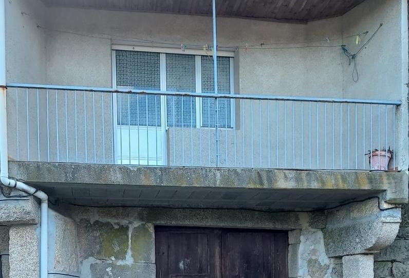 Foto 1 de Casa adosada en venda a Lugar Cerdeira, 42, Xunqueira de Ambía, Ourense