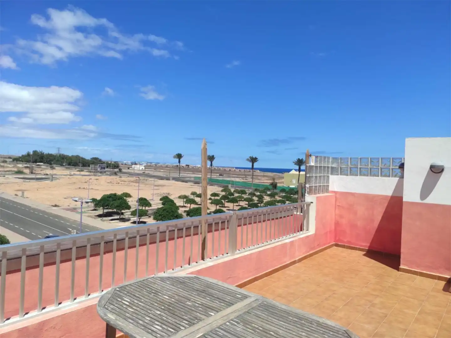 Piso en venta en Calle Cisneros, 96, El Charco - Las Salinas Terraza de Piso en venta en Puerto del Rosario con Jardín privado, Terraza y Amueblado