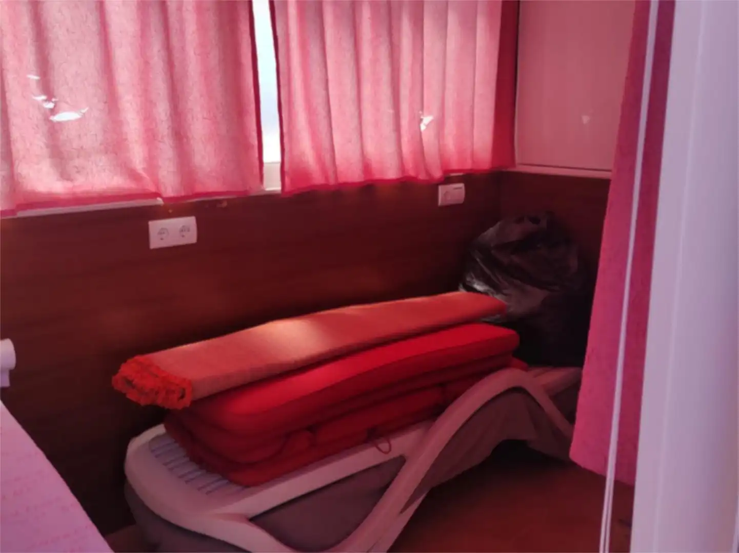Piso en venta en Calle Cisneros, 96, El Charco - Las Salinas Habitación de Piso en venta en Puerto del Rosario con Jardín privado, Terraza y Amueblado