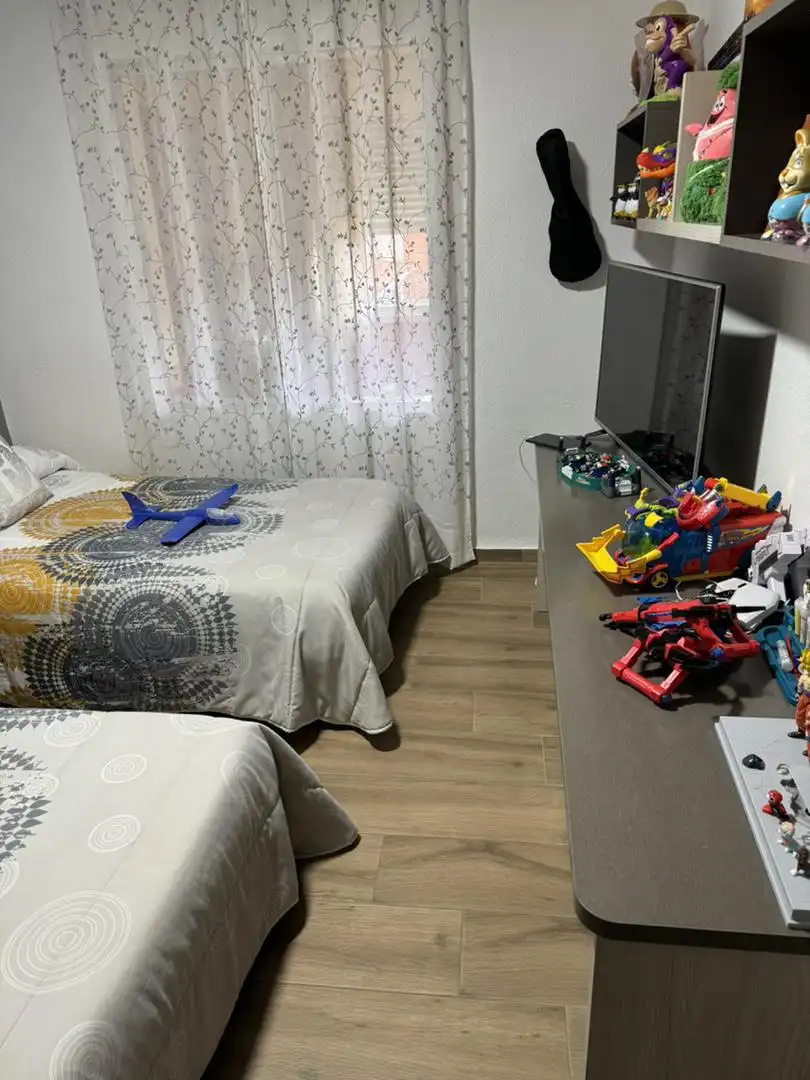 Habitación de Casa adosada en venta en Arenas de San Juan  con Aire acondicionado, Calefacción y Microondas