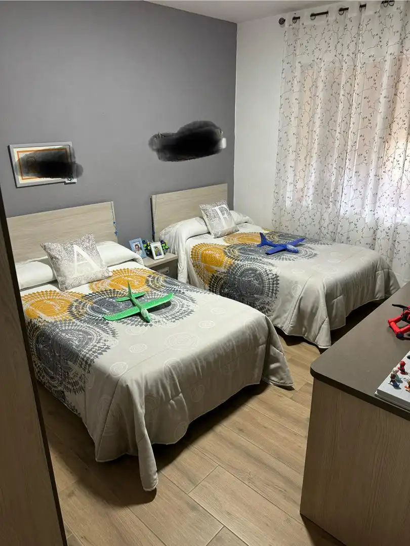 Habitación de Casa adosada en venta en Arenas de San Juan  con Aire acondicionado, Calefacción y Microondas