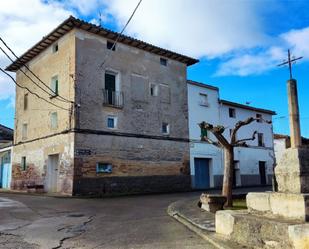 Vista exterior de Casa o xalet en venda en Fonz amb Calefacció, Jardí privat i Terrassa