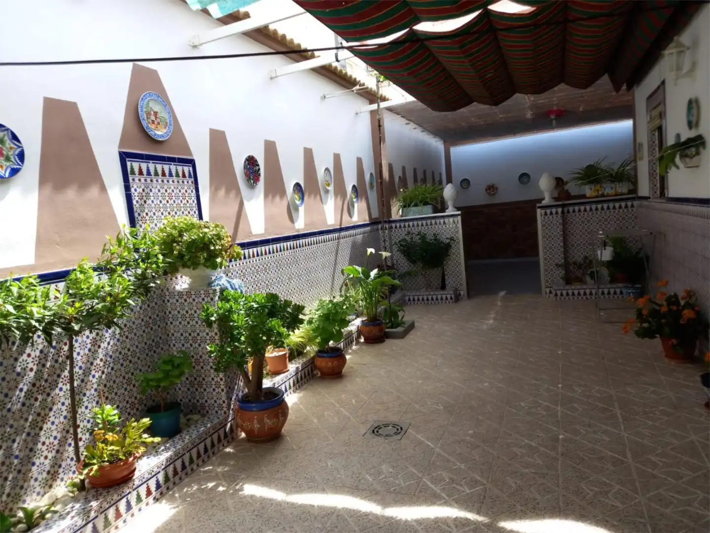 Casa adosada en venta en Calle San Juan, 14, Navas del Sepillar Casa adosada en venta en Lucena con Aire acondicionado, Jardín privado y Terraza