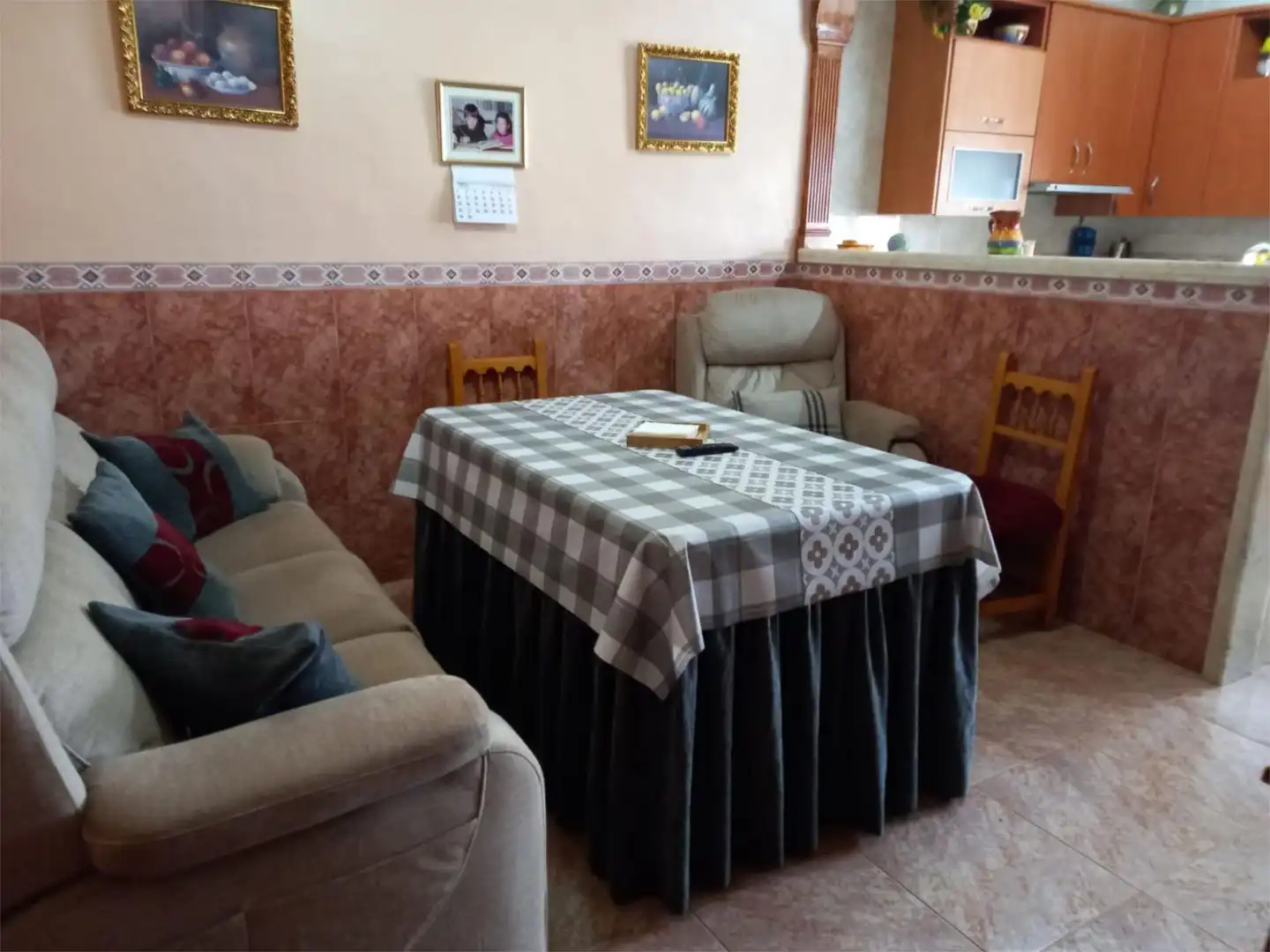 Casa adosada en venta en Calle San Juan, 14, Navas del Sepillar Comedor de Casa adosada en venta en Lucena con Aire acondicionado, Jardín privado y Terraza