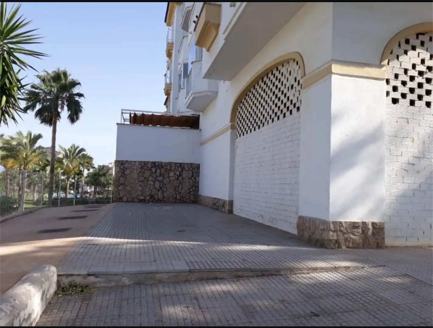 Local en venta en Calle Mercedes Formica, 7, Cortijo de Maza - Finca Monsalvez - El Olivar Parking de Local en venta en Málaga