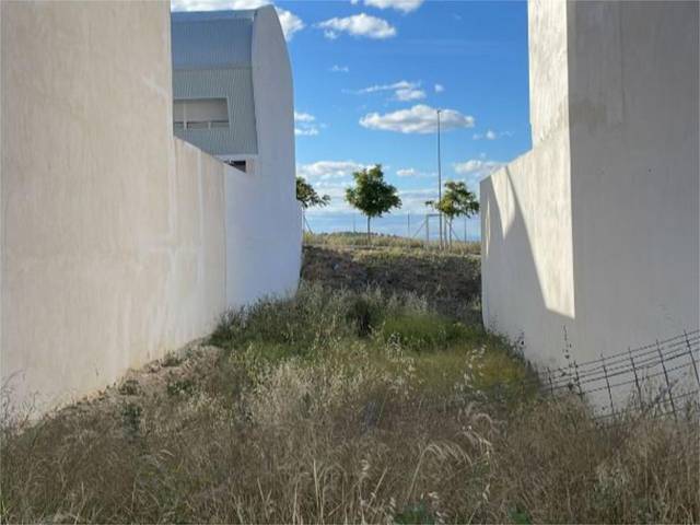 Terreno en Venta en Calle del Roble, 13 en Valdeastillas - Fuentezuelas