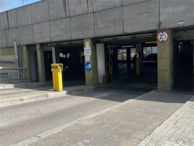 Garaje en Venta en Plaça de la Font Castellana en El Baix Guinardó