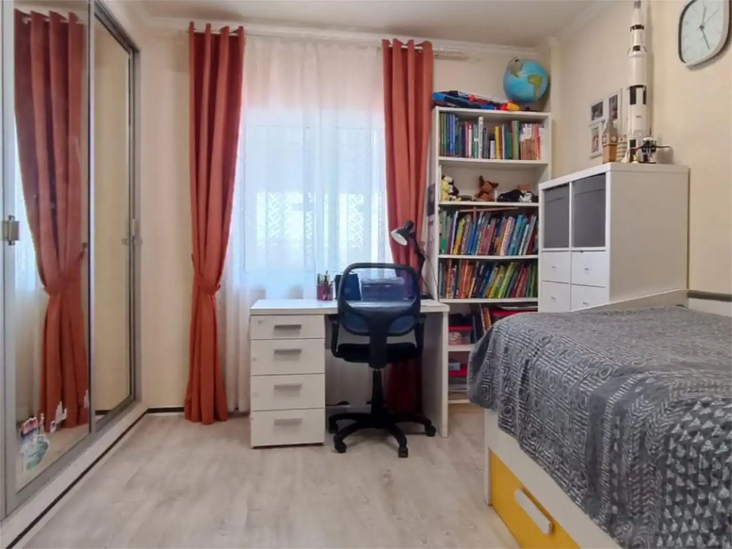 Flat for sale in Flor de Pascua, Acantilados de Los Gigantes Bedroom of Flat for sale in Santiago del Teide with Air Conditioner, Parquet flooring and Terrace