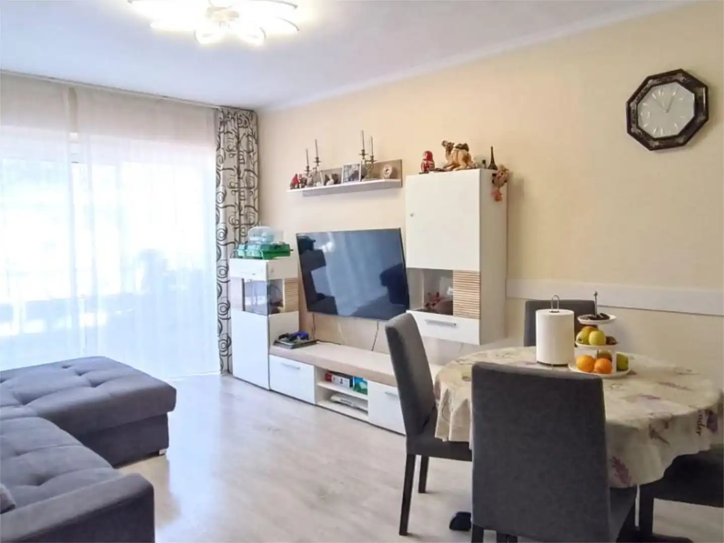 Flat for sale in Flor de Pascua, Acantilados de Los Gigantes Living room of Flat for sale in Santiago del Teide with Air Conditioner, Parquet flooring and Terrace