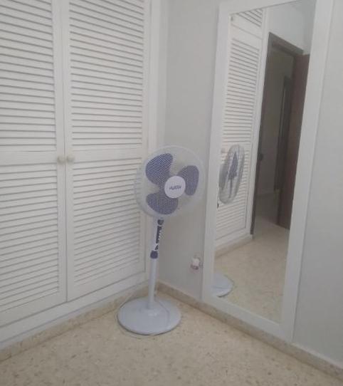 Foto 2 de Pis per a compartir a Calle Puerto de la Luz, 3, San Pedro - Gabriel Miró - María Guerrero, Cádiz