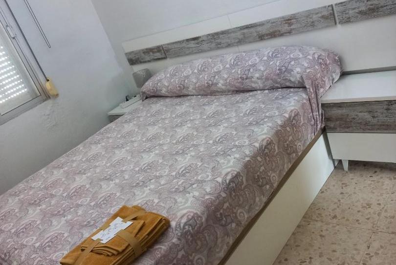 Foto 1 de Pis per a compartir a Calle Puerto de la Luz, 3, San Pedro - Gabriel Miró - María Guerrero, Cádiz