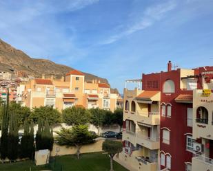 Vista exterior de Pis en venda en Roquetas de Mar amb Aire condicionat, Terrassa i Piscina