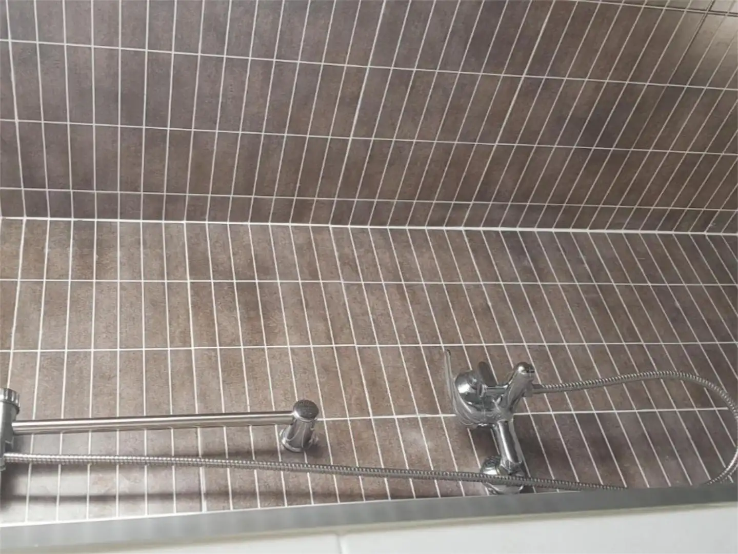 Room in Avenida Santa Cecilia, 9, Triana Oeste Bathroom of Flat for share in Sevilla with Air Conditioner and Furnished