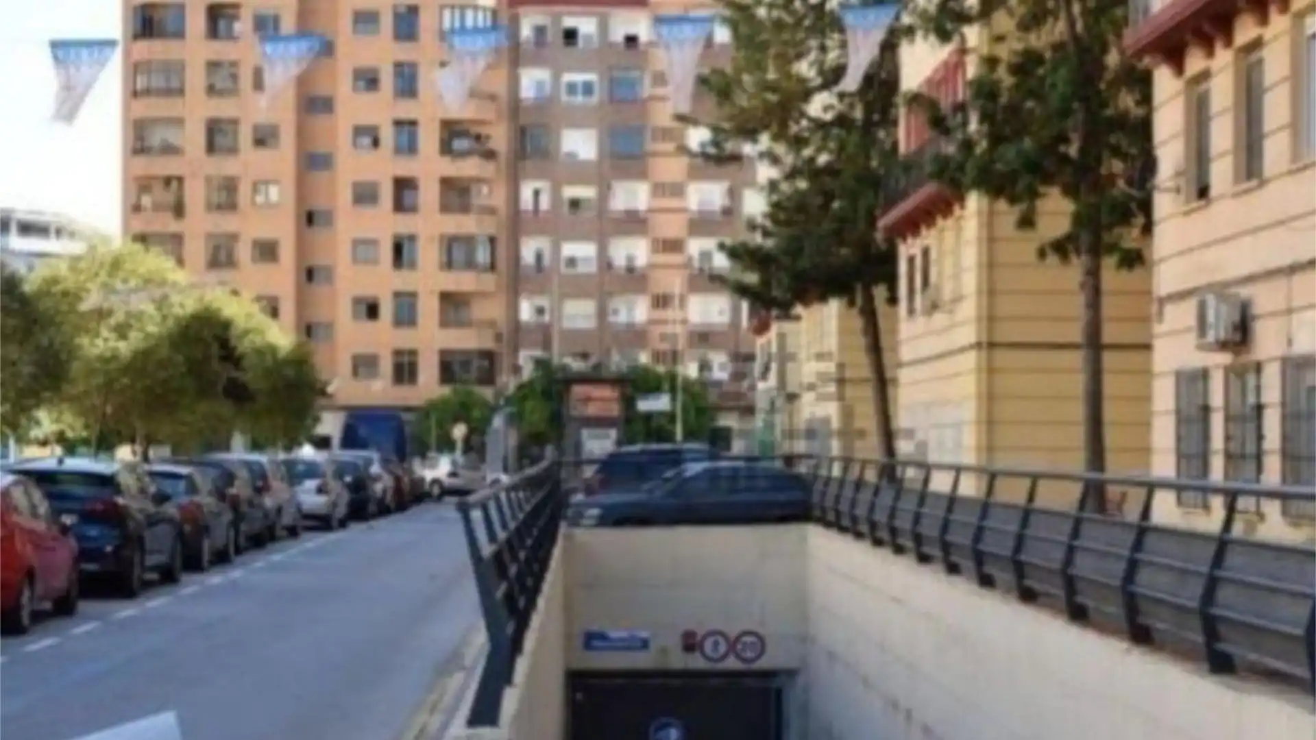 Exterior view of Garage for sale in  Valencia Capital