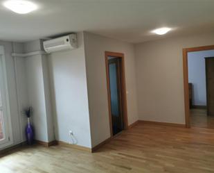 Dormitori de Pis en venda en Tudela amb Aire condicionat, Terrassa i Balcó