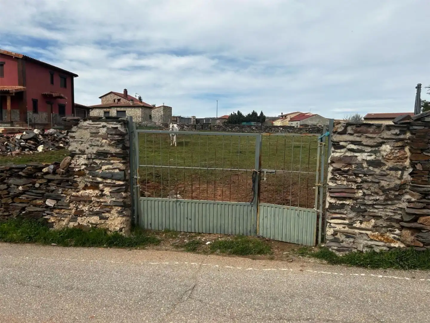 Country house zum Verkauf in Calle Rubial, Cantalojas Country house zum Verkauf in Cantalojas