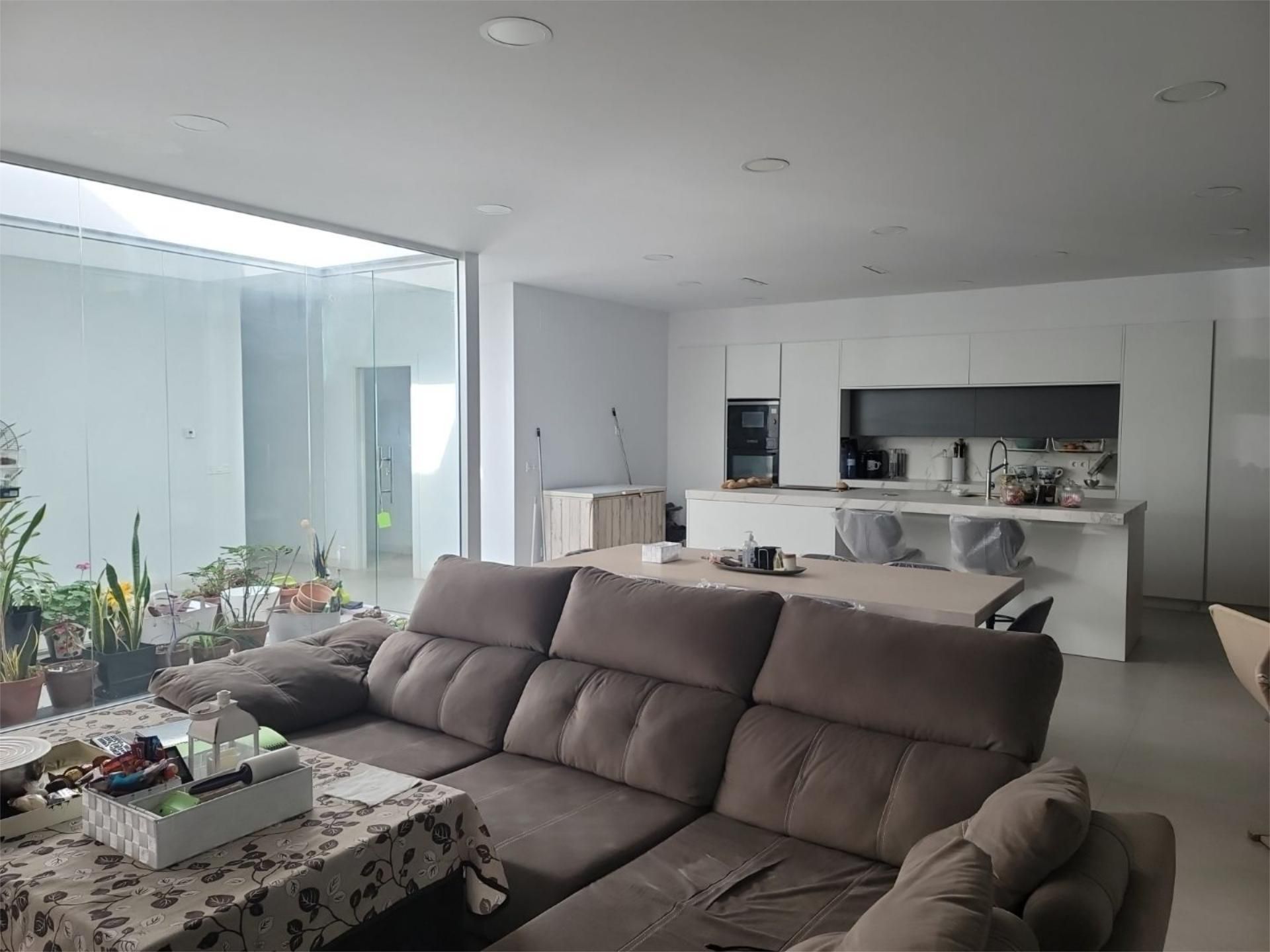 Sala d'estar de Casa o xalet en venda en Baza amb Piscina
