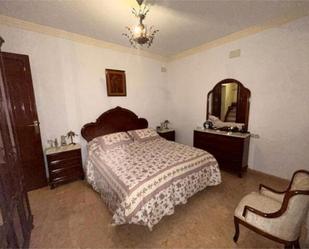 Dormitori de Casa o xalet en venda en Baena