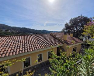 Vista exterior de Casa o xalet en venda en Sant Cebrià de Vallalta amb Terrassa, Piscina i Balcó