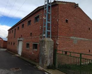 Vista exterior de Nau industrial en venda en El Barraco 