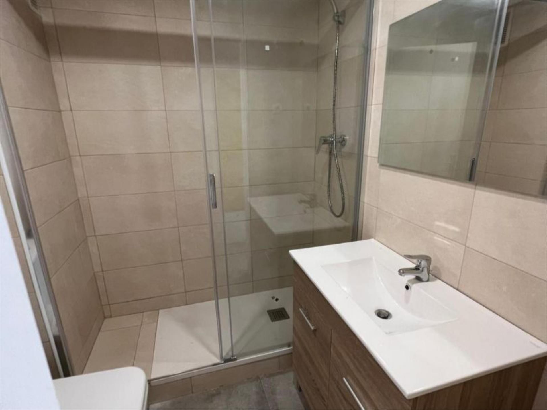 Bathroom of Flat for sale in  Barcelona Capital  with Air Conditioner and Balcony