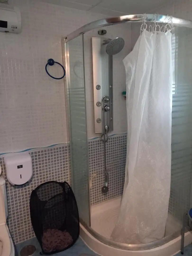 Houses for sale in Calle Escritor Gonzalo de Saavedra, 2, El Higuerón Bathroom of Houses for sale in Córdoba
