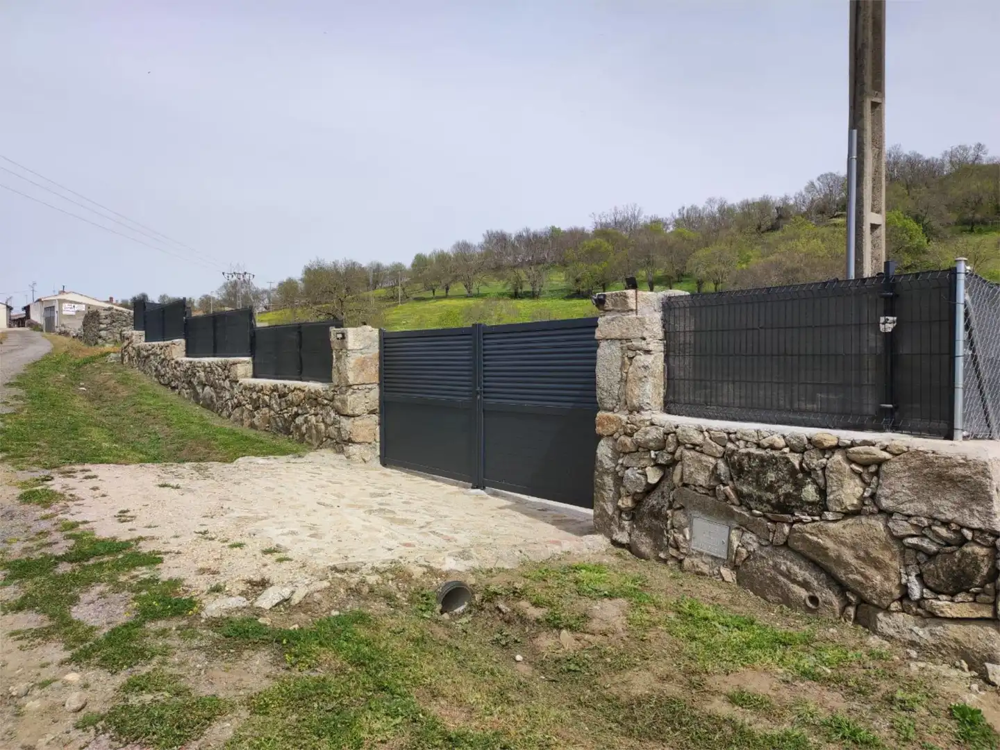 Exterior view of Country homes for sale in La Calzada de Béjar 