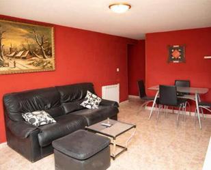 Sala d'estar de Casa adosada en venda en Híjar