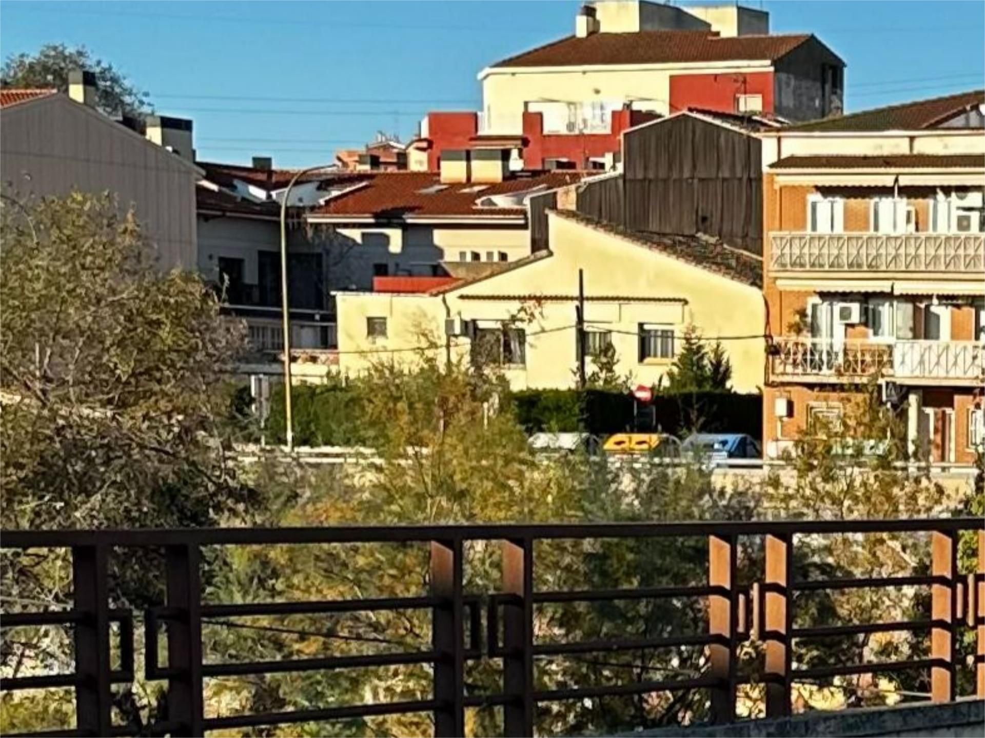 Vista exterior de Residencial en venda en Rubí